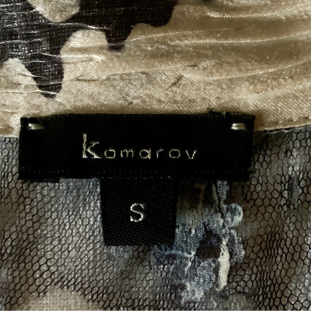 Komarov pleated print top, lace insets, point collar, 3/4 bell sleeve, sz Small - Picture 8 of 8